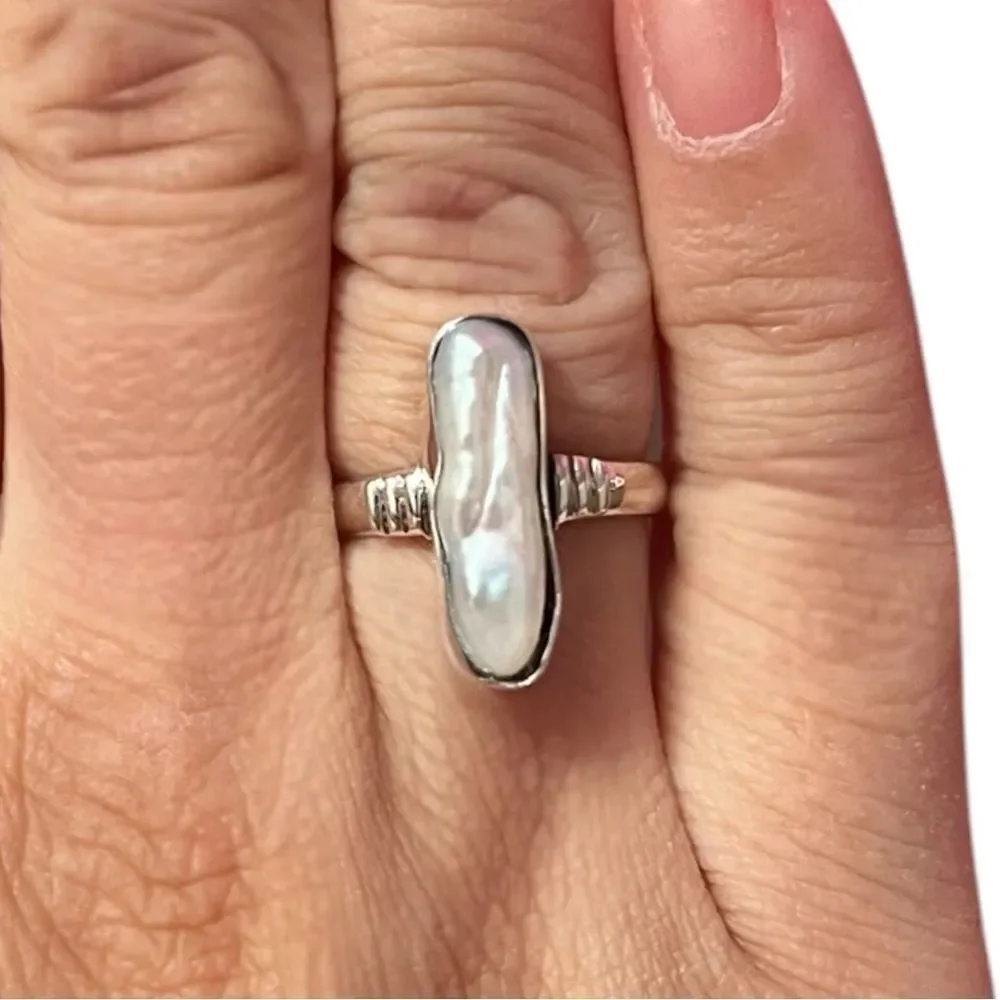 Sterling Silver Oval Shaped Genuine Freshwater Pearl Ring Size 7